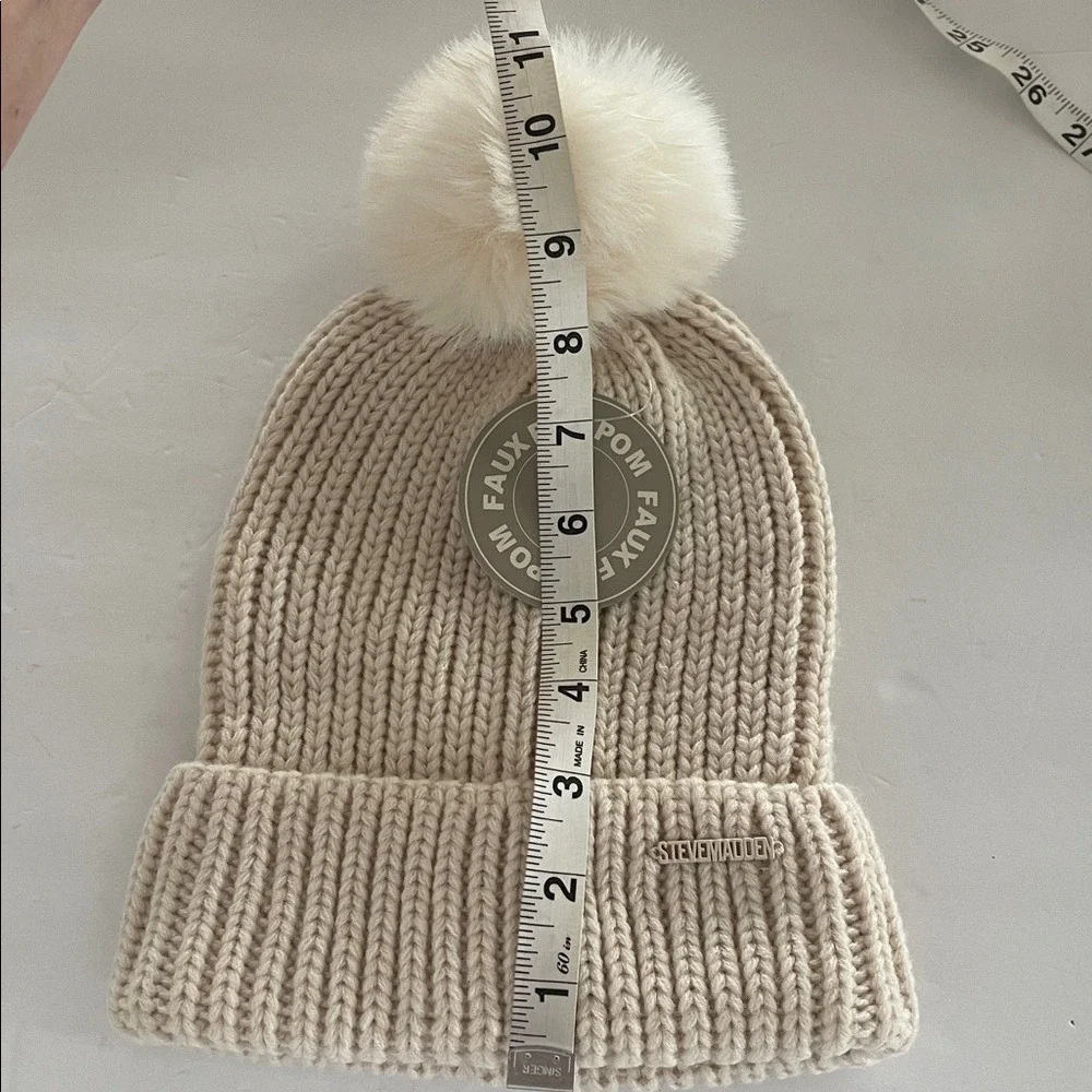 Steve Madden Cream Knit Pom-Pom Womens Beanie Hat‎ NWT